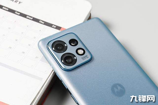 摩托罗拉moto X40主摄是索尼传感器吗