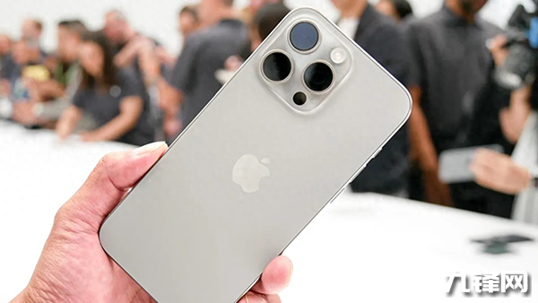 苹果iPhone 15 Pro主摄、超广角、长焦镜头像素是多少
