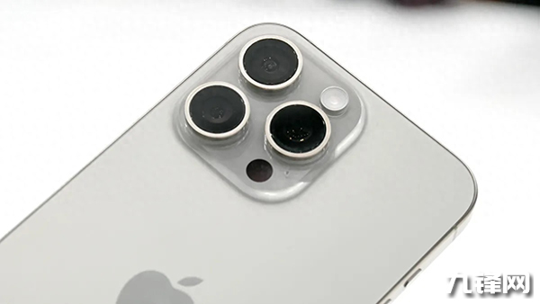 苹果iPhone 15 Pro相机镜头参数