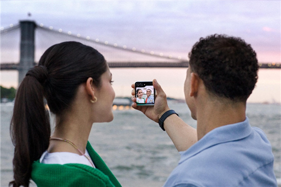 高自由度的拍摄系统 三星Galaxy Z Flip5让影像创作更轻松